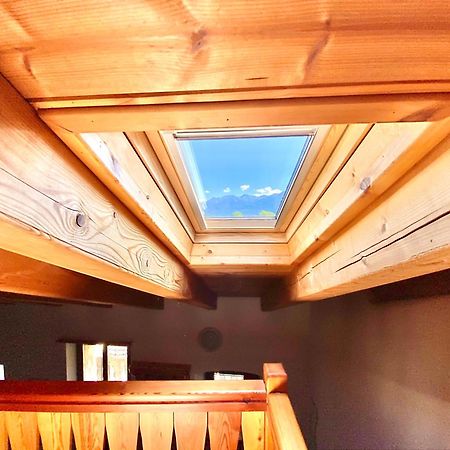 Attico Panoramico Con Soppalco Apartment Gignod Bagian luar foto