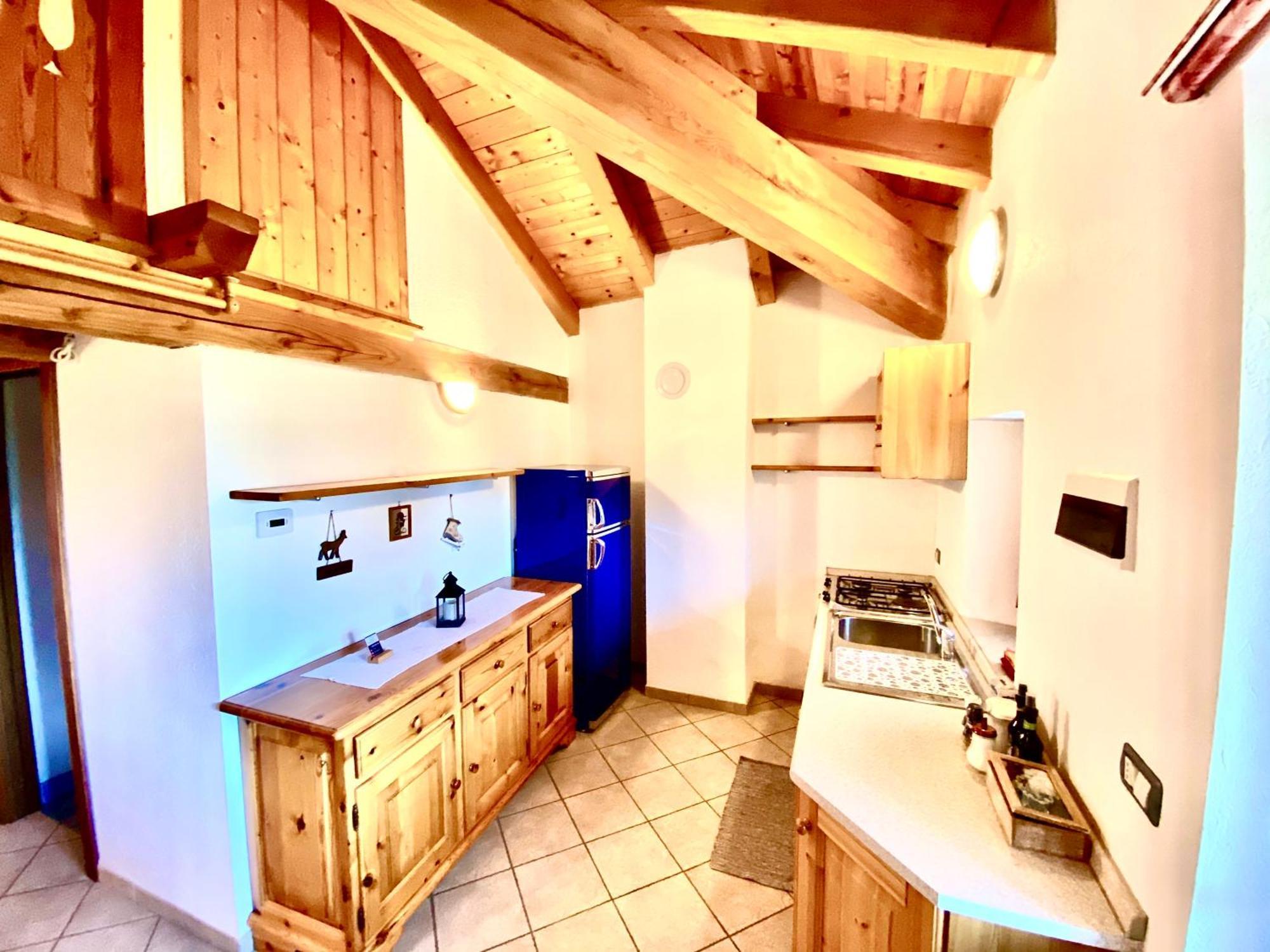 Attico Panoramico Con Soppalco Apartment Gignod Bagian luar foto