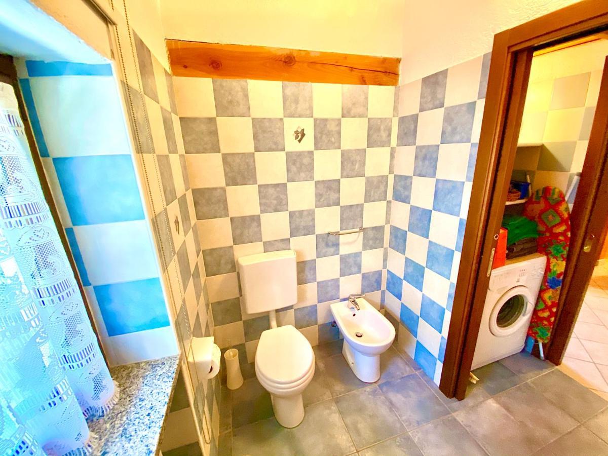 Attico Panoramico Con Soppalco Apartment Gignod Bagian luar foto